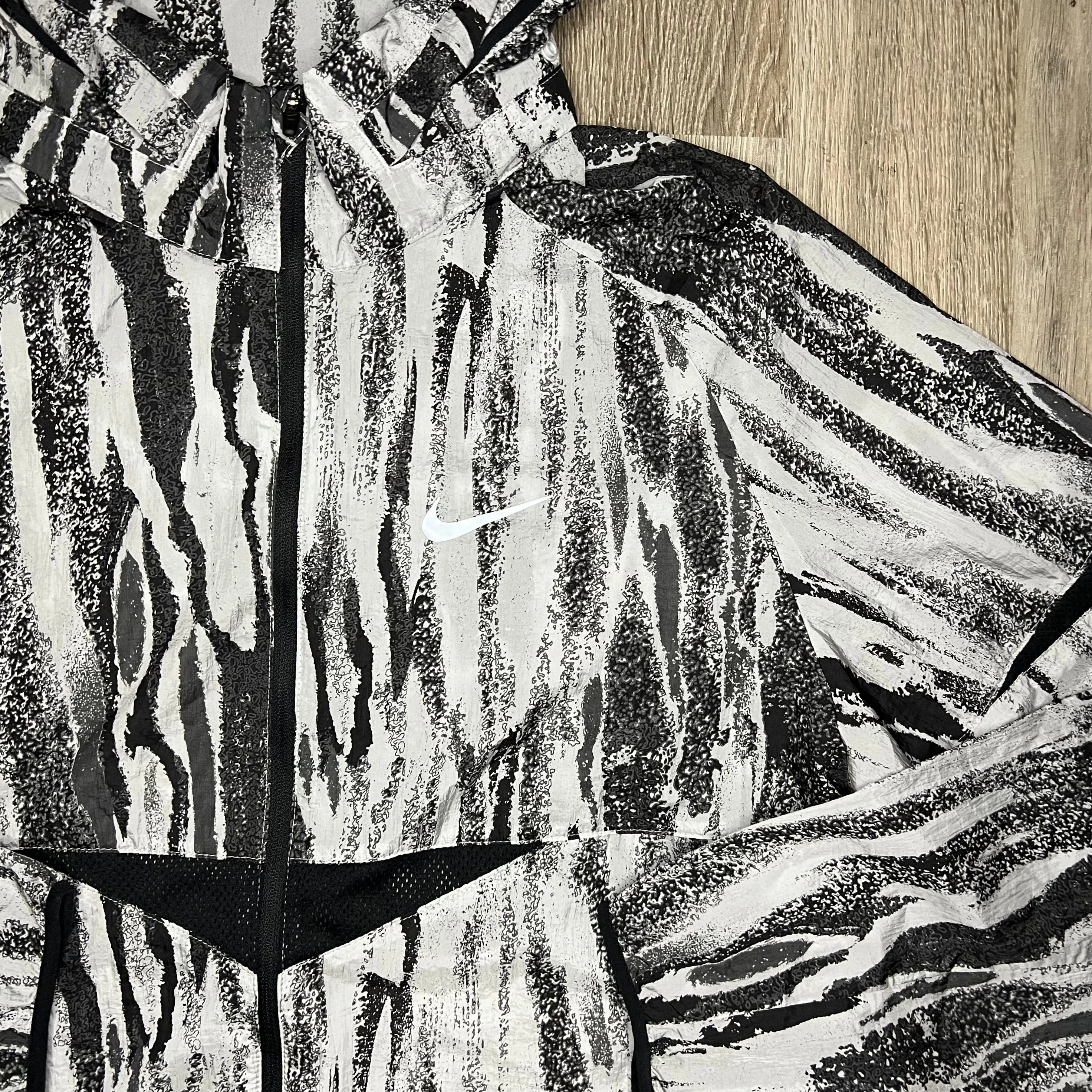 Nike Wildrun Zebra Windbreaker Black White